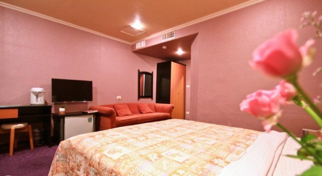 Red Cabin Inn Tajpej Kültér fotó